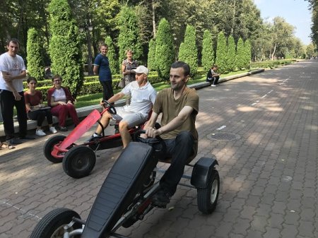 Змагання з перегонів на веломобілях