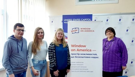 ВОЛОНТЕРКА КРПУСУ МИРУ В ІВАНО-ФРАНКІВСЬКІЙ МЦБС