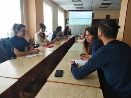 НАВЧИТИСЯ ГОВОРИТИ АНГЛІЙСЬКОЮ МОЖНА І В БІБЛІОТЕЦІ!