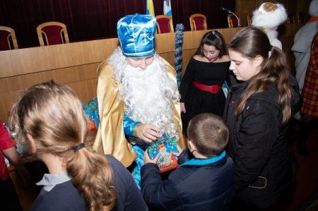 «ПОНАД 100 ДІТЕЙ ОТРИМАЛИ СОЛОДКІ ПОДАРУНКИ ВІД СВЯТОГО МИКОЛАЯ» 