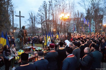 В Івано-Франківську вшанували пам'ять Героїв Небесної Сотні