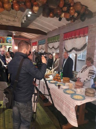 В сімейній ресторації Мулярових відбувся круглий стіл «Дорога смаку Прикарпаття