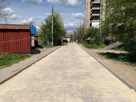 Завершено ремонт одного з дворів на вулиці Вовчинецькій