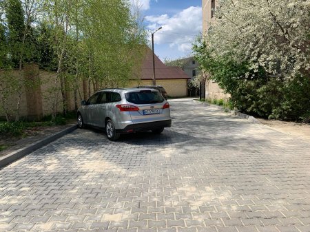 Завершено ремонт одного з дворів на вулиці Вовчинецькій