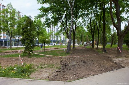 НОВЕНЬКИЙ СКВЕР НА БАМІ: РОБОТИ В РОЗПАЛІ