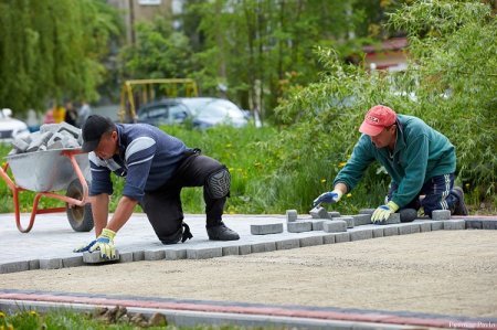 НОВЕНЬКИЙ СКВЕР НА БАМІ: РОБОТИ В РОЗПАЛІ