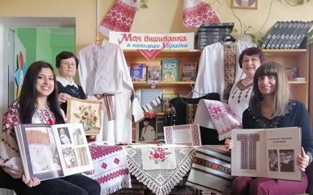 Виставка-інсталяція "Моя вишиванка в кольорах України"