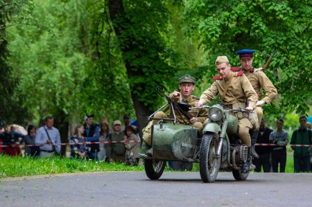 В Івано-Франківську урочисто відзначили День Героїв