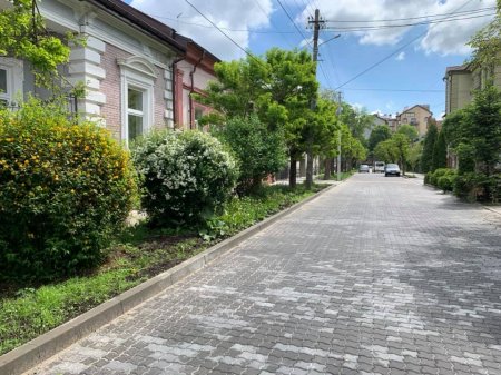 Кілька днів тому Управління капітального будівництва Івано-Франківської міської ради та підрядна організація завершили довгоочікуваний ремонт вулиці Коперника.