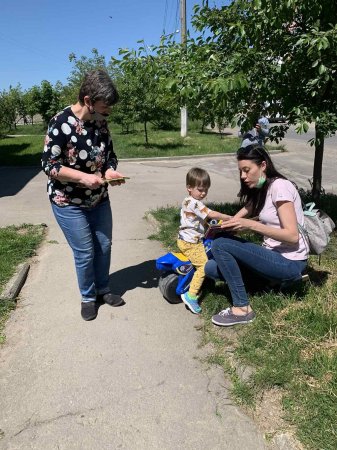 БІБЛІОТЕКАРІ ЗАПРОШУЮТЬ ДО ЛІТНЬОГО ЧИТАННЯ