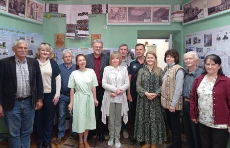 У БІБЛІОТЕЦІ ВІДБУЛАСЯ ЮВІЛЕЙНА ЗУСТРІЧ З ЄВГЕНОМ БАРАНОМ