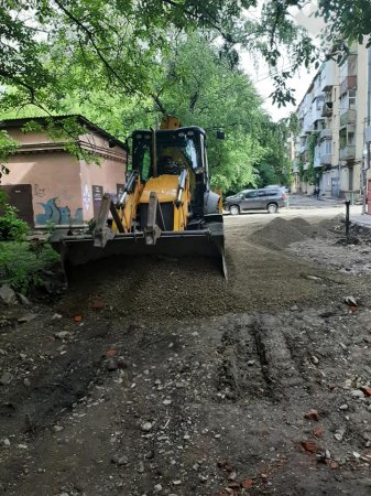 Розпочали роботи з ремонту двору на вул. Галицька, 47