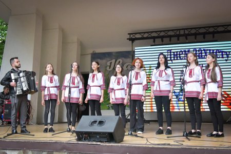 ФЕЄРИЧНЕ СВЯТО ДЛЯ ДІТЕЙ У МІСЬКОМУ ПАРКУ