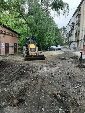 Розпочали роботи з ремонту двору на вул. Галицька, 47
