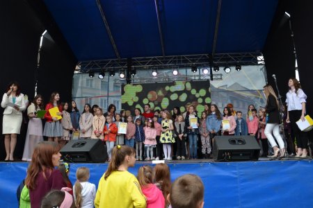 Подорож Республікою дитинства з казковими героями