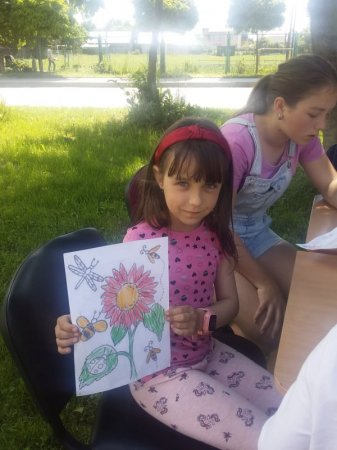 В ОПРИШІВЦЯХ ДІТИ РОЗМАЛЬОВУВАЛИ КАЗКУ