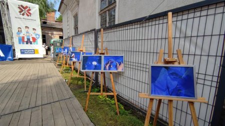 Медичним працівникам присвячується