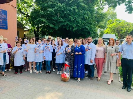 МУЗИЧНІ ВІТАННЯ ДЛЯ МЕДИКІВ