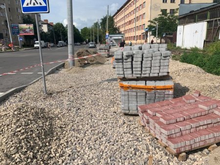 Тротуари та світлофор: на бульварах тривають будівельні роботи