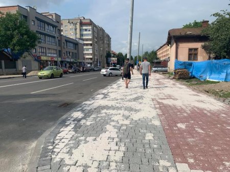Тротуари та світлофор: на бульварах тривають будівельні роботи