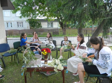6 липня в Народному домі с.Микитині відбулася бесіда «Дива купальської ночі» університету «Народознавство».