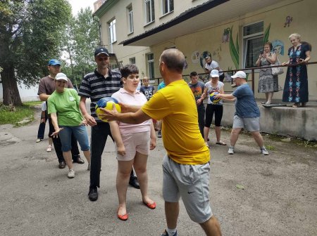 Спортивні естафети серед дітей та молоді з функціональними обмеженнями 