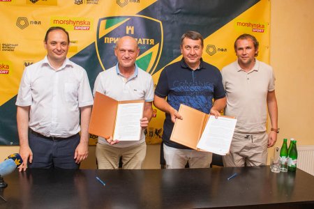 МФК «Прикарпаття»  підписав Меморандум з львівським "Рухом".