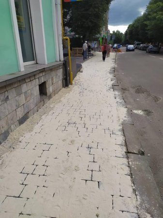 СЕЗОН РЕМОНТНИХ РОБІТ У РОЗПАЛІ.