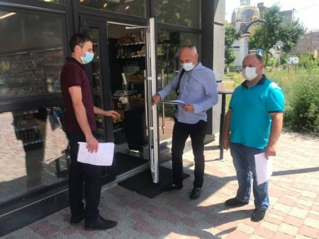 РЕЙДОВА ГРУПА З ЛЕГАЛІЗАЦІЇ ЗАРПЛАТИ ВКОТРЕ ВИЯВИЛА «СТАЖЕРІВ» БЕЗ НАЛЕЖНОГО ОФОРМЛЕННЯ