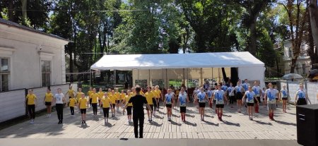 «НАРОДЖЕНІ В ГОРАХ»: У ПАЛАЦІ ПОТОЦЬКИХ ДІТИ З КИЄВА ТА МИКОЛАЄВА  ВИВЧАЛИ МАЙСТЕРНІСТЬ ГУЦУЛЬСЬКИХ ТАНЦІВ