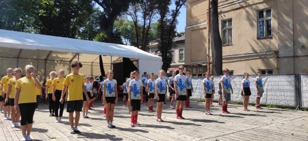 «НАРОДЖЕНІ В ГОРАХ»: У ПАЛАЦІ ПОТОЦЬКИХ ДІТИ З КИЄВА ТА МИКОЛАЄВА  ВИВЧАЛИ МАЙСТЕРНІСТЬ ГУЦУЛЬСЬКИХ ТАНЦІВ