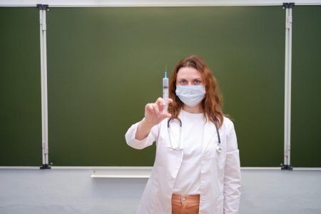 Руслан Марцінків: Ми будемо мотивувати преміями тих вчителів та вихователів, які будуть вакцинуватися