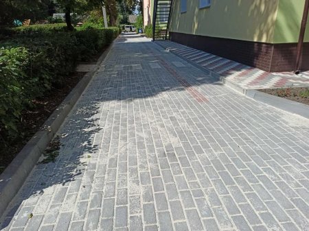 ЗАВЕРШИЛИСЬ КАПІТАЛЬНІ РЕМОНТИ ПІШОХІДНИХ ДОРІЖОК ТА ПРИЛЕГЛИХ ТЕРИТОРІЙ НА ТЕРИТОРІЇ ДНЗ 19 «ТРОЯНДА» ТА ДНЗ 30 «ЛАСТІВКА»