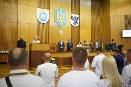 ВІДБУЛАСЬ УРОЧИСТА СЕСІЯ ІВАНО-ФРАНКІВСЬКОЇ МІСЬКОЇ РАДИ