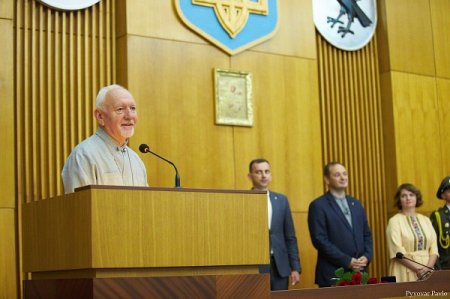ВІДБУЛАСЬ УРОЧИСТА СЕСІЯ ІВАНО-ФРАНКІВСЬКОЇ МІСЬКОЇ РАДИ