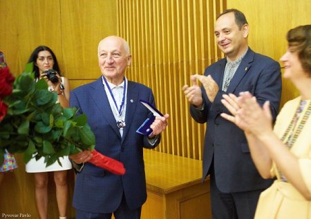 ВІДБУЛАСЬ УРОЧИСТА СЕСІЯ ІВАНО-ФРАНКІВСЬКОЇ МІСЬКОЇ РАДИ
