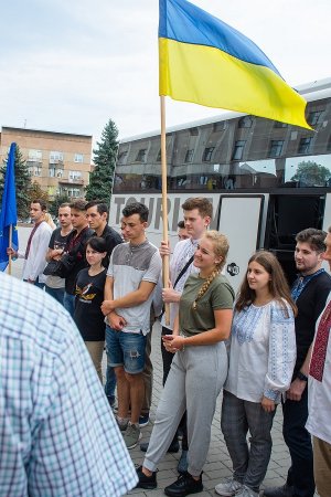 ДНІ ДОБРОСУСІДСТВА 2021: ІВАНО-ФРАНКІВСЬКА МОЛОДЬ ВІДПРАВИЛАСЬ ДО ПОЛЬЩІ, ЩОБ ОБЛАГОРОДИТИ КЛАДОВИЩЕ, ДЕ ЗАХОРОНЕНІ УКРАЇНЦІ