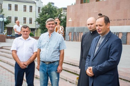 ДНІ ДОБРОСУСІДСТВА 2021: ІВАНО-ФРАНКІВСЬКА МОЛОДЬ ВІДПРАВИЛАСЬ ДО ПОЛЬЩІ, ЩОБ ОБЛАГОРОДИТИ КЛАДОВИЩЕ, ДЕ ЗАХОРОНЕНІ УКРАЇНЦІ