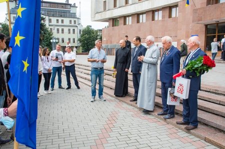 ДНІ ДОБРОСУСІДСТВА 2021: ІВАНО-ФРАНКІВСЬКА МОЛОДЬ ВІДПРАВИЛАСЬ ДО ПОЛЬЩІ, ЩОБ ОБЛАГОРОДИТИ КЛАДОВИЩЕ, ДЕ ЗАХОРОНЕНІ УКРАЇНЦІ