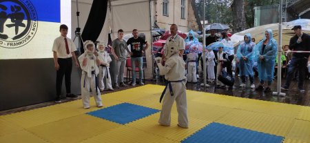 ОРКЕСТРИ, ФІЛЬМИ ТА БОЇ «ARMY MMA»: ЯК ПАЛАЦ ПОТОЦЬКИХ СВЯТКУВАВ