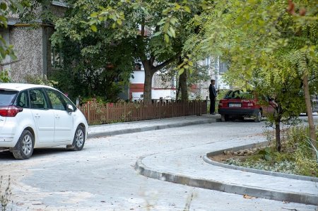 БЛАГОУСТРІЙ ДВОРУ НА ВУЛ. ПАРКОВІЙ, 18 ТРИВАЄ