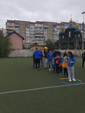 СПОРТИВНІ РОЗВАГИ СЕРЕД СІМЕЙ З ДІТЬМИ З ІНВАЛІДНІСТЮ 