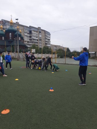 СПОРТИВНІ РОЗВАГИ СЕРЕД СІМЕЙ З ДІТЬМИ З ІНВАЛІДНІСТЮ 