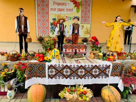 СВЯТО УРОЖАЮ НА ЛІТНІЙ СЦЕНІ НАРОДНОГО ДОМУ С.УГОРНИКИ