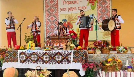 СВЯТО УРОЖАЮ НА ЛІТНІЙ СЦЕНІ НАРОДНОГО ДОМУ С.УГОРНИКИ