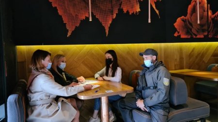 ПІДСУМКИ ІНФОРМАЦІЙНОГО РЕЙДУ В СЕРЕДМІСТІ: ВИЯВЛЕНО 6 ПРАЦІВНИКІВ-«СТАЖЕРІВ» У ДВОХ ПІДПРИЄМЦІВ