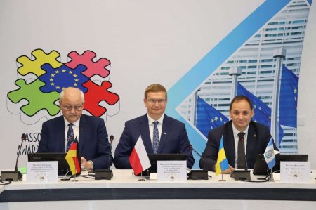 РІШЕННЯМ ПРЕЗИДІЇ АСОЦІАЦІЇ МІСТ, НАГОРОДЖЕНИХ ПРИЗОМ ЄВРОПИ МІСТОМ ПРОВЕДЕННЯ ГЕНЕРАЛЬНОЇ АСАМБЛЕЇ АСОЦІАЦІЇ БУЛО ОБРАНО МІСТО ІВАНО-ФРАНКІВСЬК!