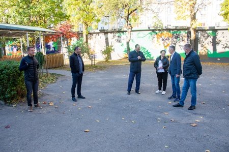 ЗРОСТАТИ У ТЕПЛІ І ЗАТИШКУ