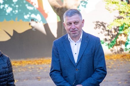 ЗРОСТАТИ У ТЕПЛІ І ЗАТИШКУ
