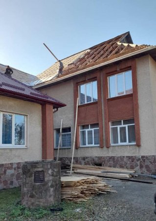 В ШКОЛІ МИСТЕЦТВ НОВИЙ ДАХ